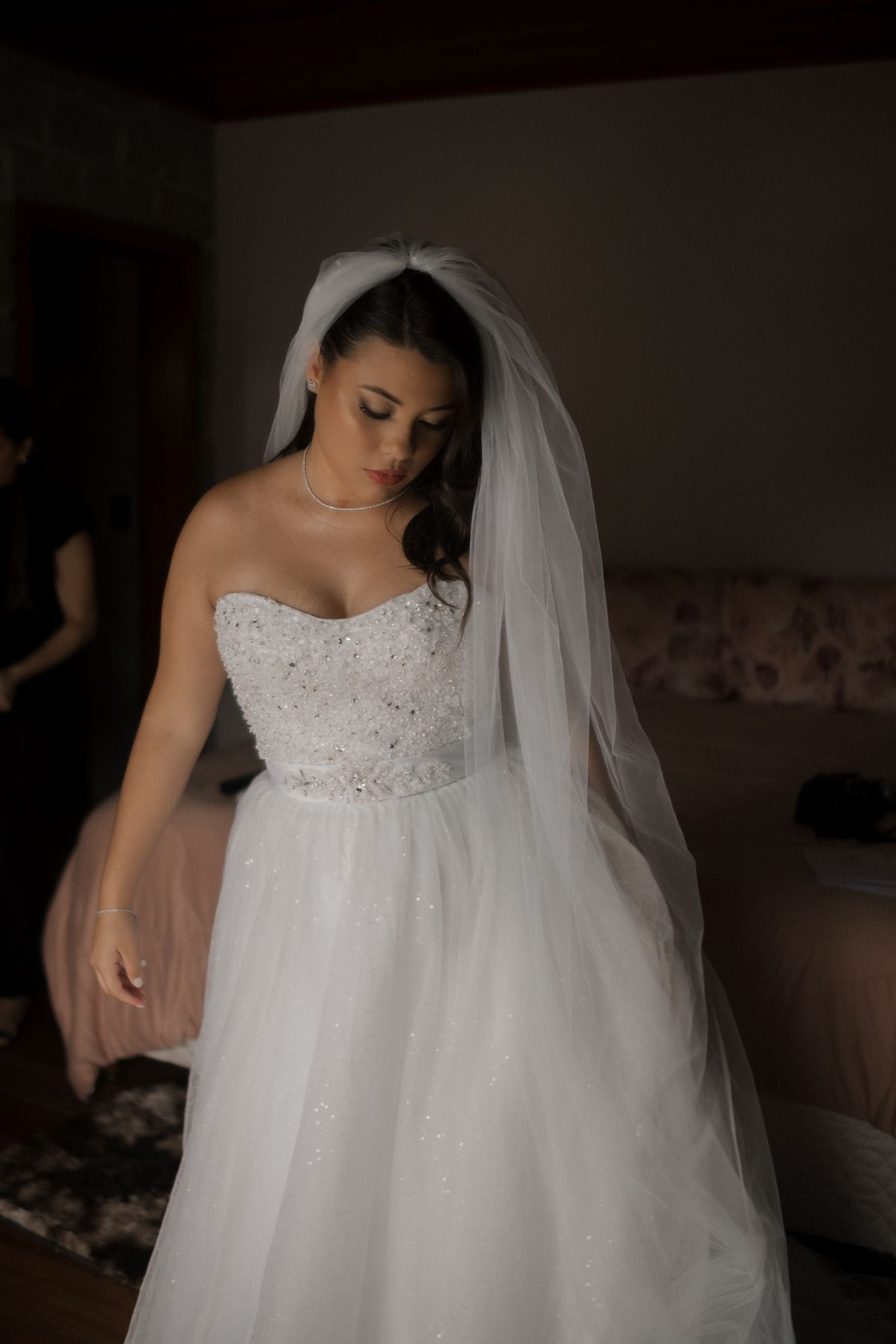 Preparativos del velo de la novia (fotografía de referencia)
